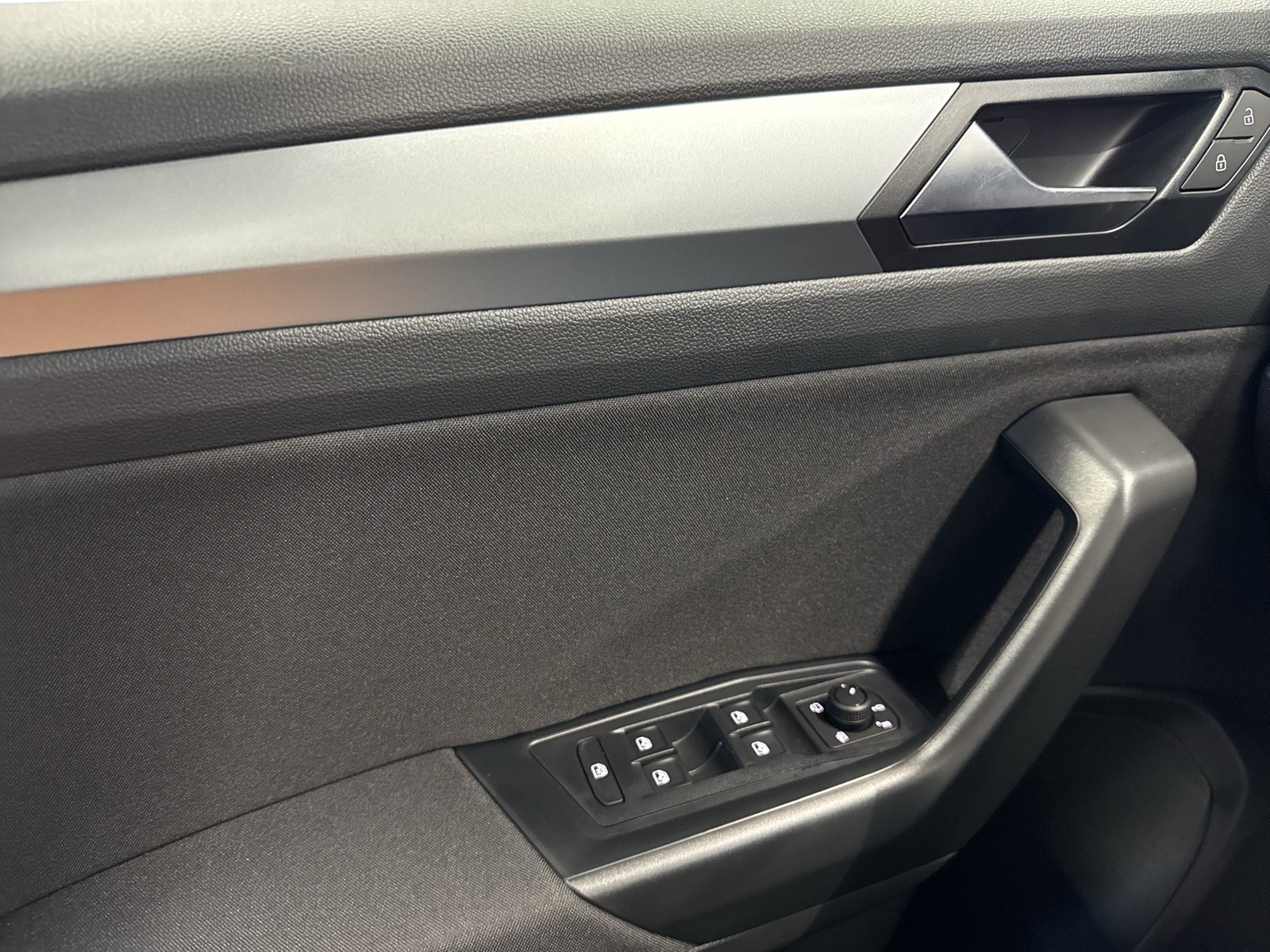 Volkswagen T-Roc 1.5 LIFE LM17 NAVI CARPLAY SITZHEIZUNG LED