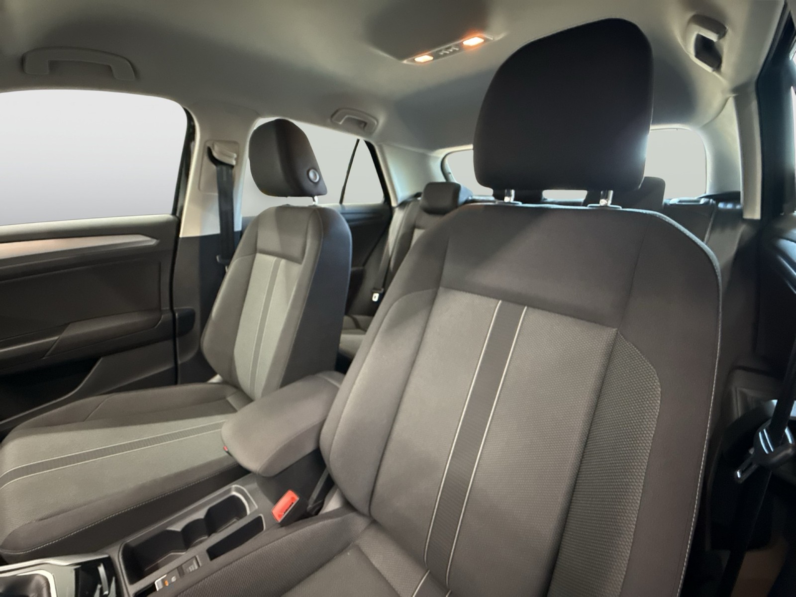 Volkswagen T-Roc 1.5 LIFE LM17 NAVI CARPLAY SITZHEIZUNG LED