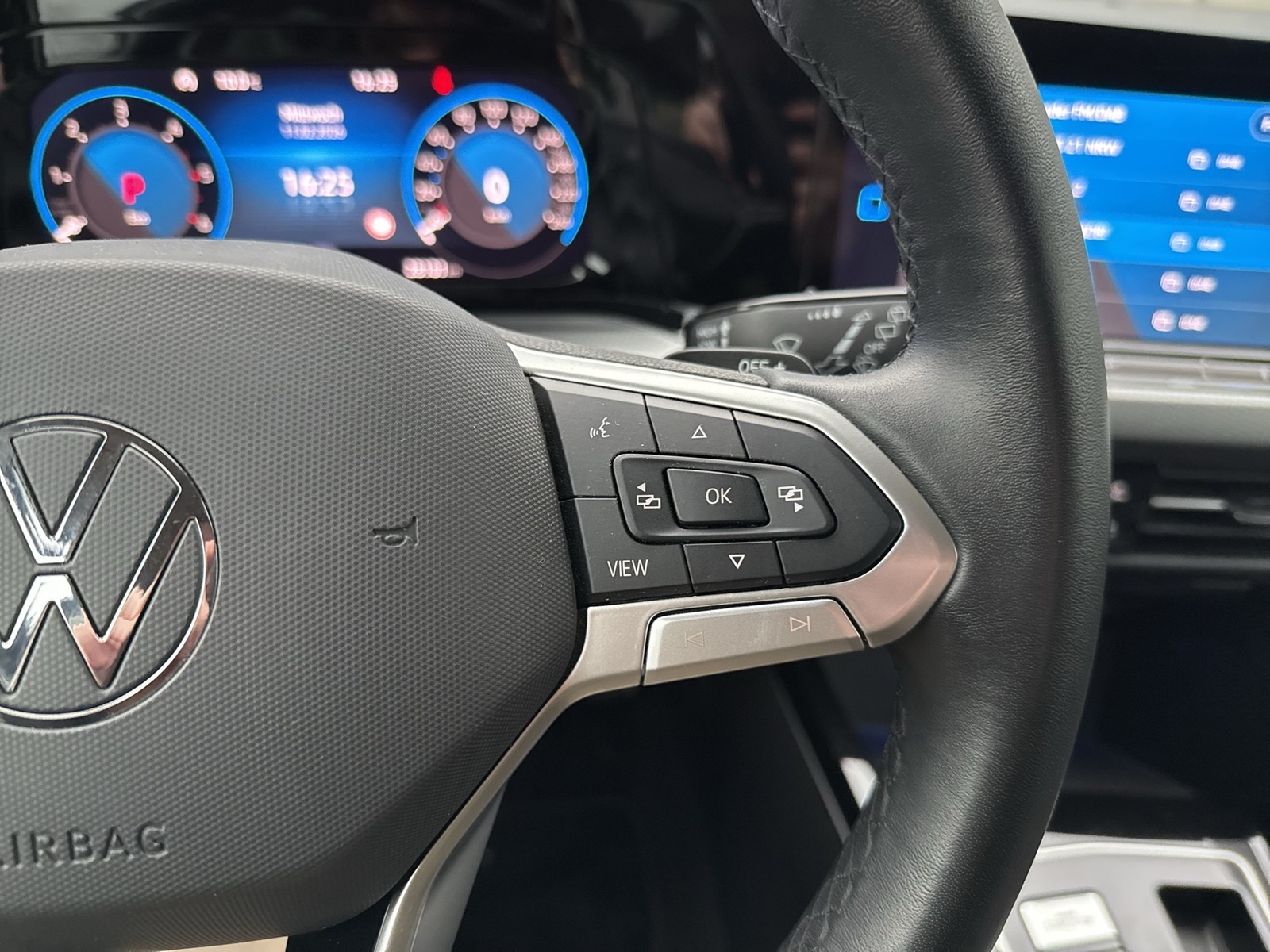 Volkswagen Golf Variant VIII 2.0 ALLTRACK 4X4 LED+ LM17 NAVI