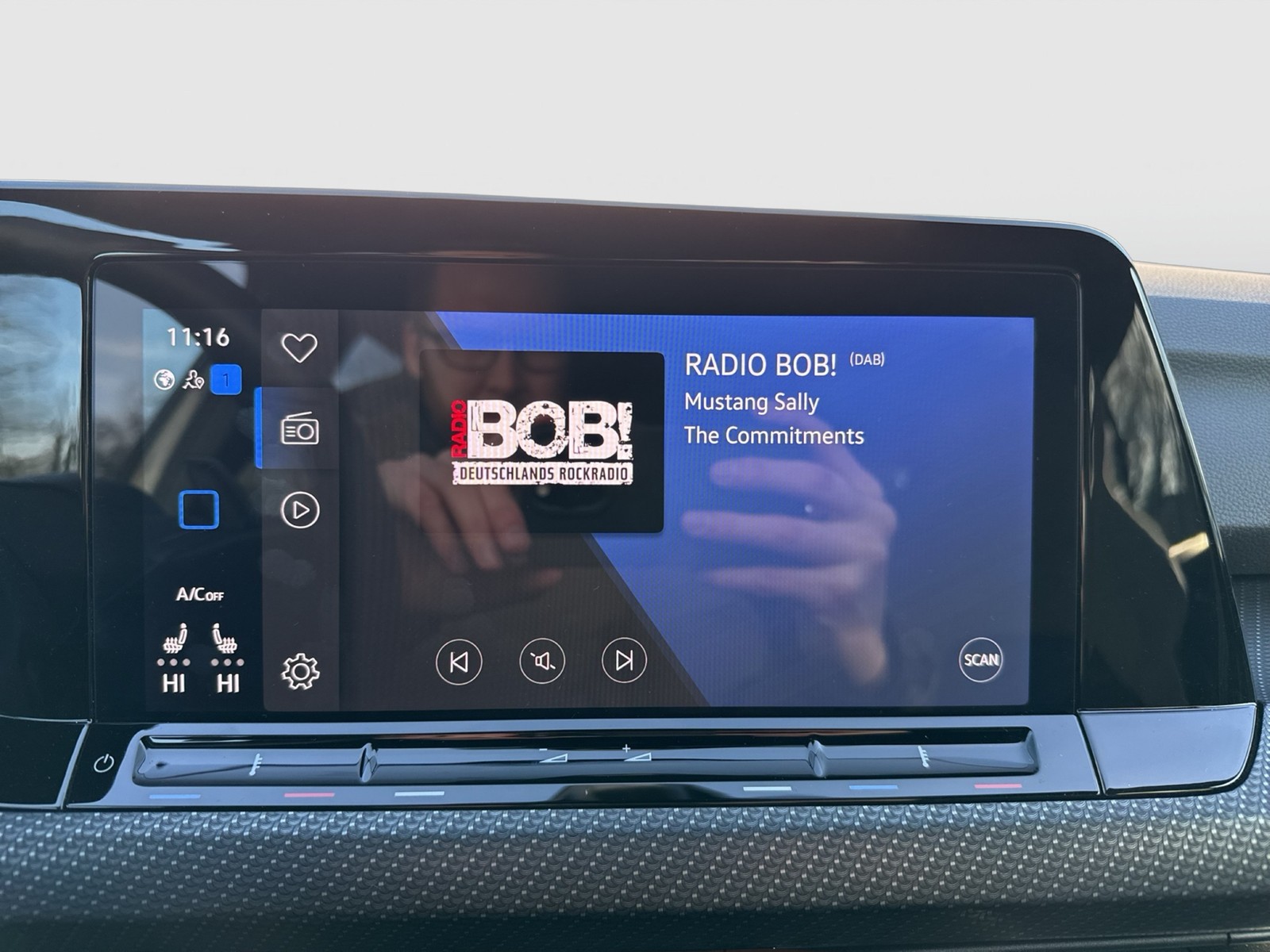 Volkswagen Golf VIII 2.0 R 4X4 ACC LM18 LED+ CARPLAY SITZHZ