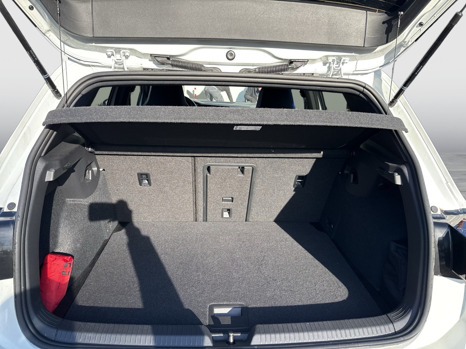 Volkswagen Golf VIII 2.0 R 4X4 ACC LM18 LED+ CARPLAY SITZHZ