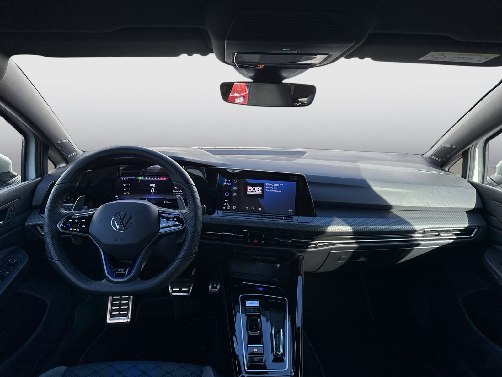 Volkswagen Golf VIII 2.0 R 4X4 ACC LM18 LED+ CARPLAY SITZHZ