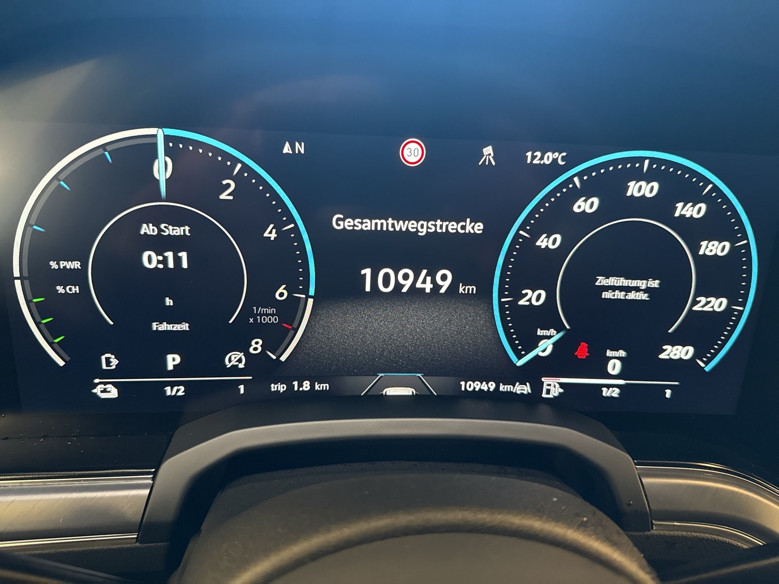 Volkswagen Touareg HYBRID R PANO DYNAUDIO CAM ACC LM21