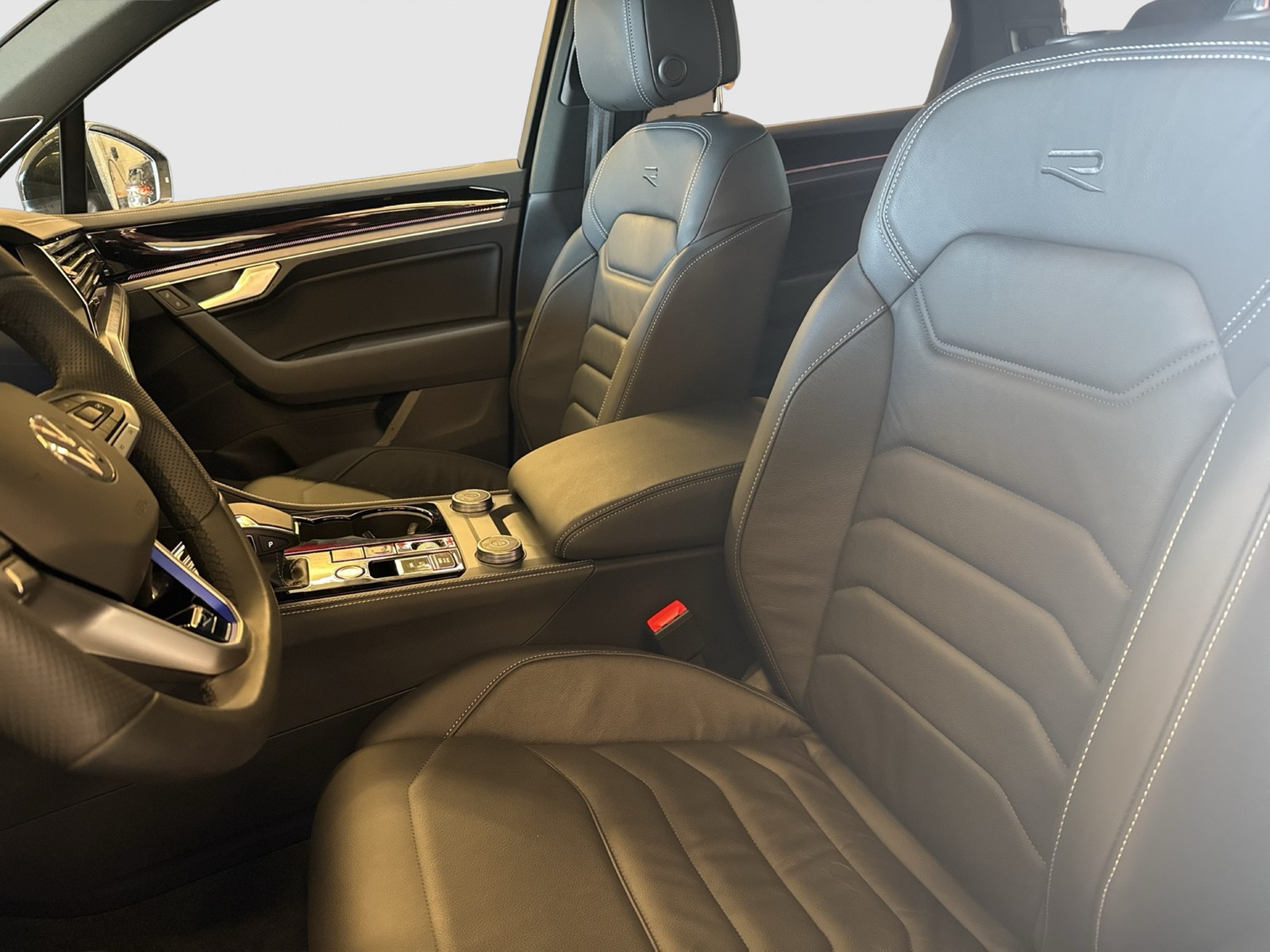 Volkswagen Touareg HYBRID R PANO DYNAUDIO CAM ACC LM21