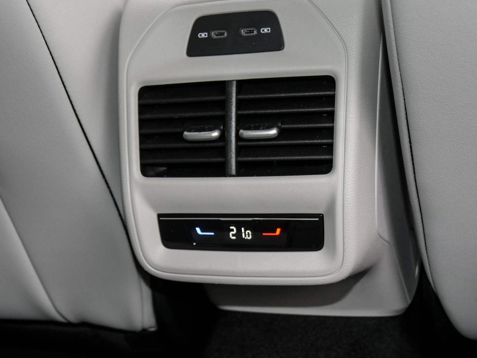 Volkswagen Passat Variant 1.5 HYBRID ELEGANCE NEUES MODELL