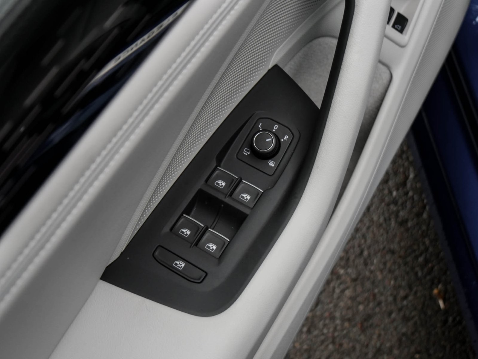 Volkswagen Passat Variant 1.5 HYBRID ELEGANCE NEUES MODELL