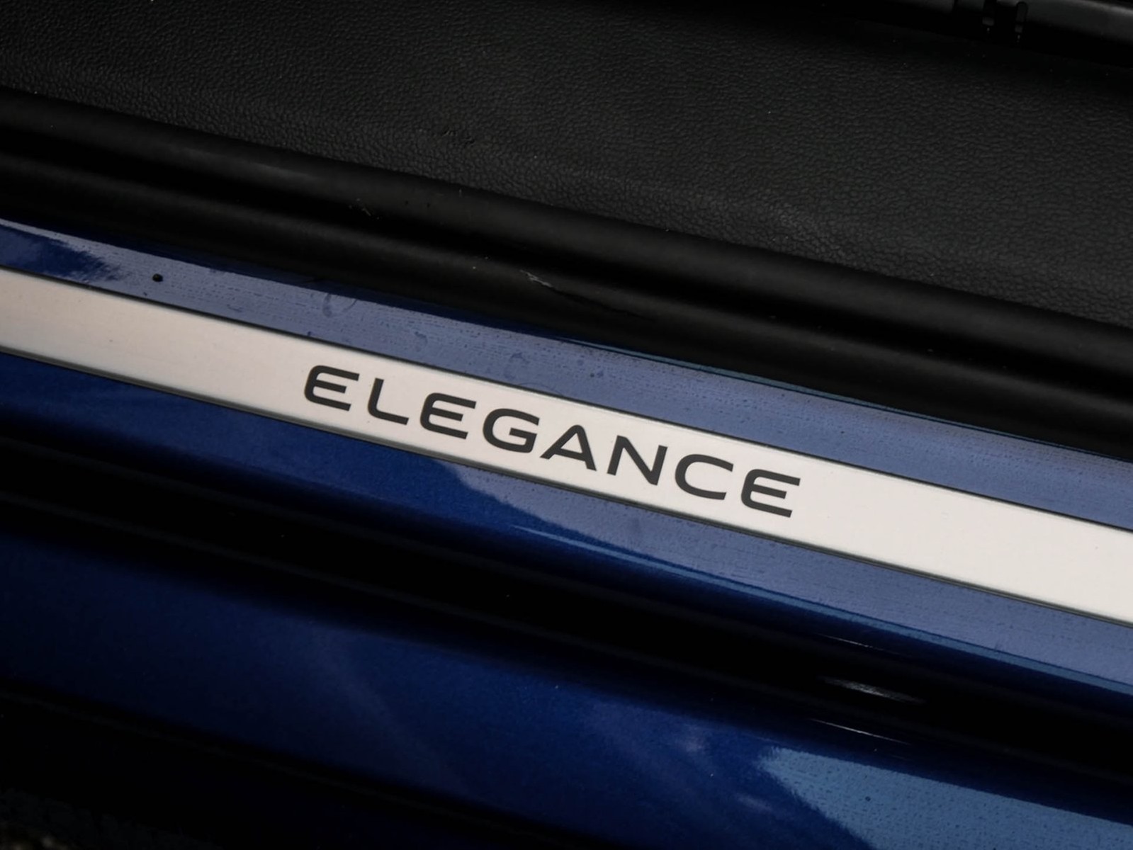 Volkswagen Passat Variant 1.5 HYBRID ELEGANCE NEUES MODELL