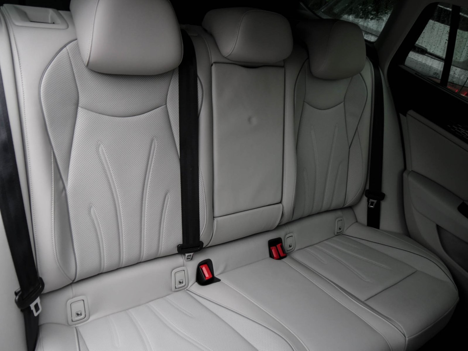 Volkswagen Passat Variant 1.5 HYBRID ELEGANCE NEUES MODELL