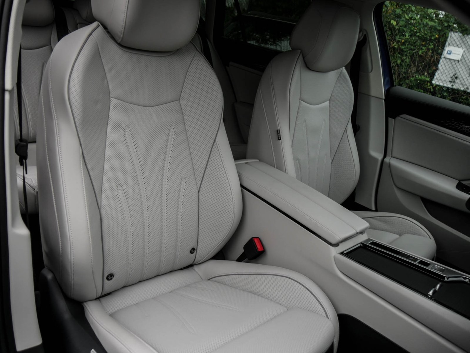 Volkswagen Passat Variant 1.5 HYBRID ELEGANCE NEUES MODELL