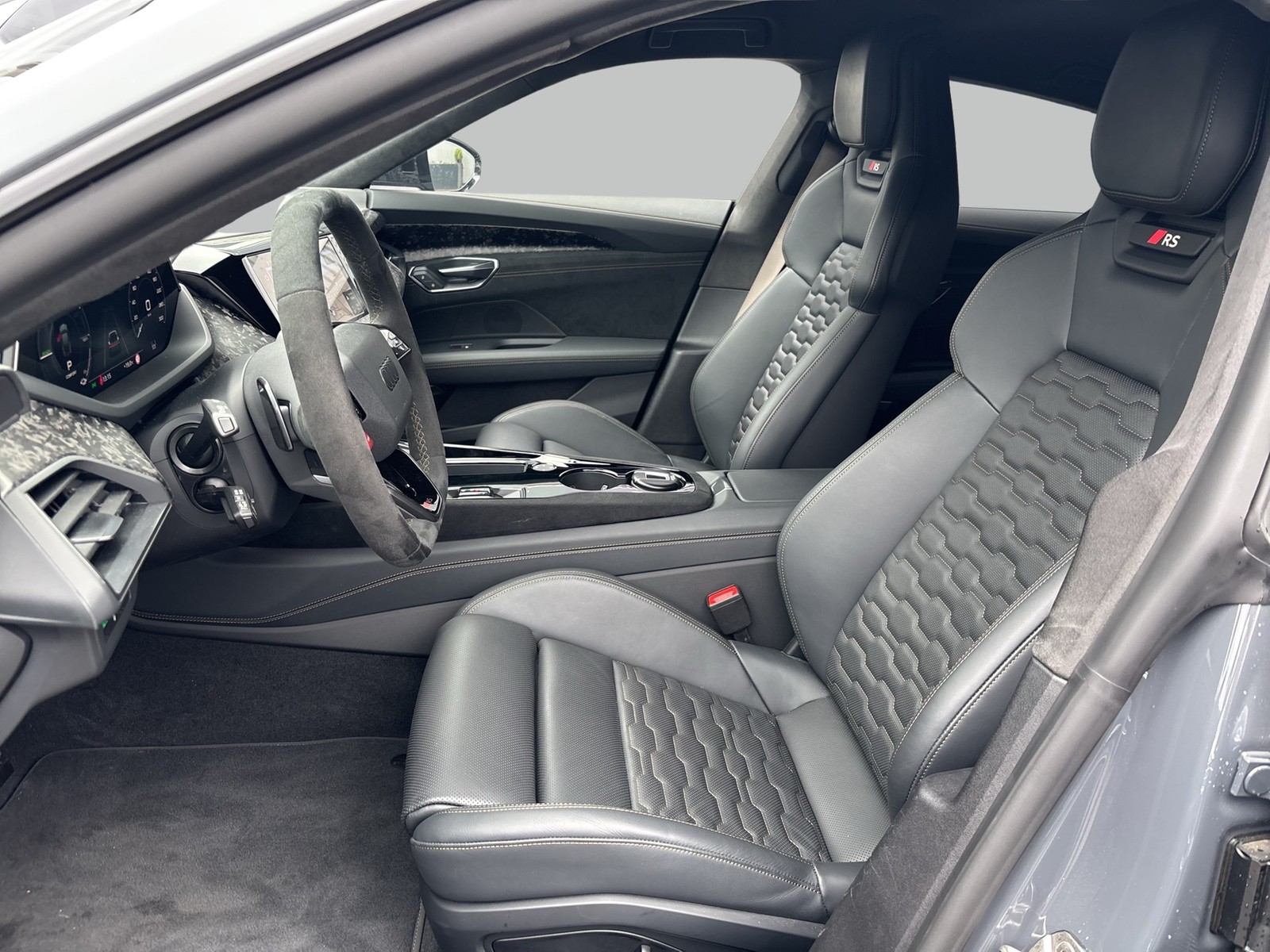 Audi RS e-tron GT performance quattro CARBONDACH LM21