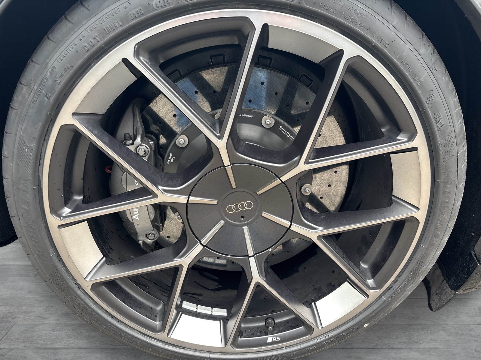 Audi RS e-tron GT performance quattro CARBONDACH LM21