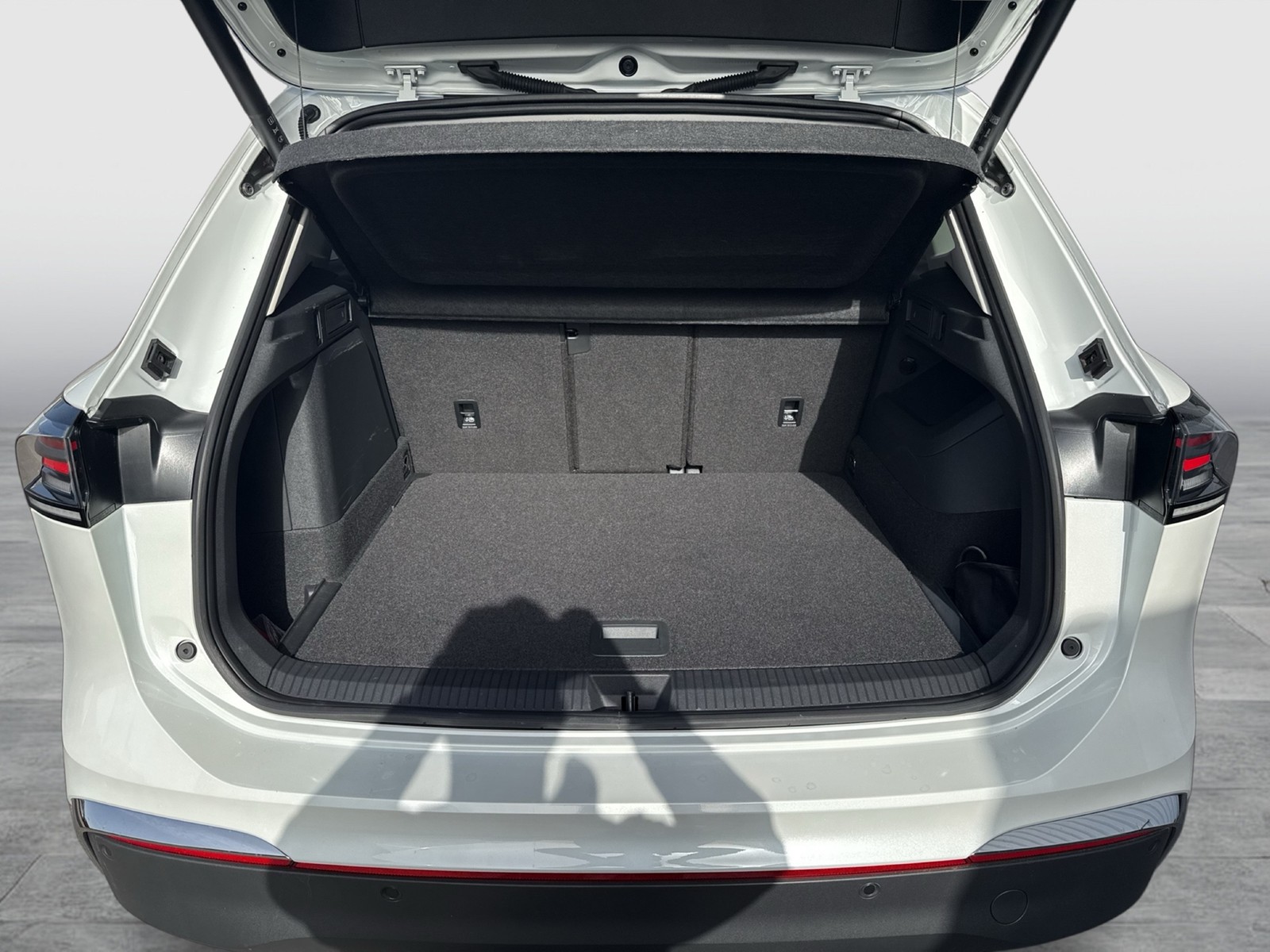 Volkswagen Tiguan 1.5 HYBRID ELEGANCE AHK CAM ACC LM18 NAVI