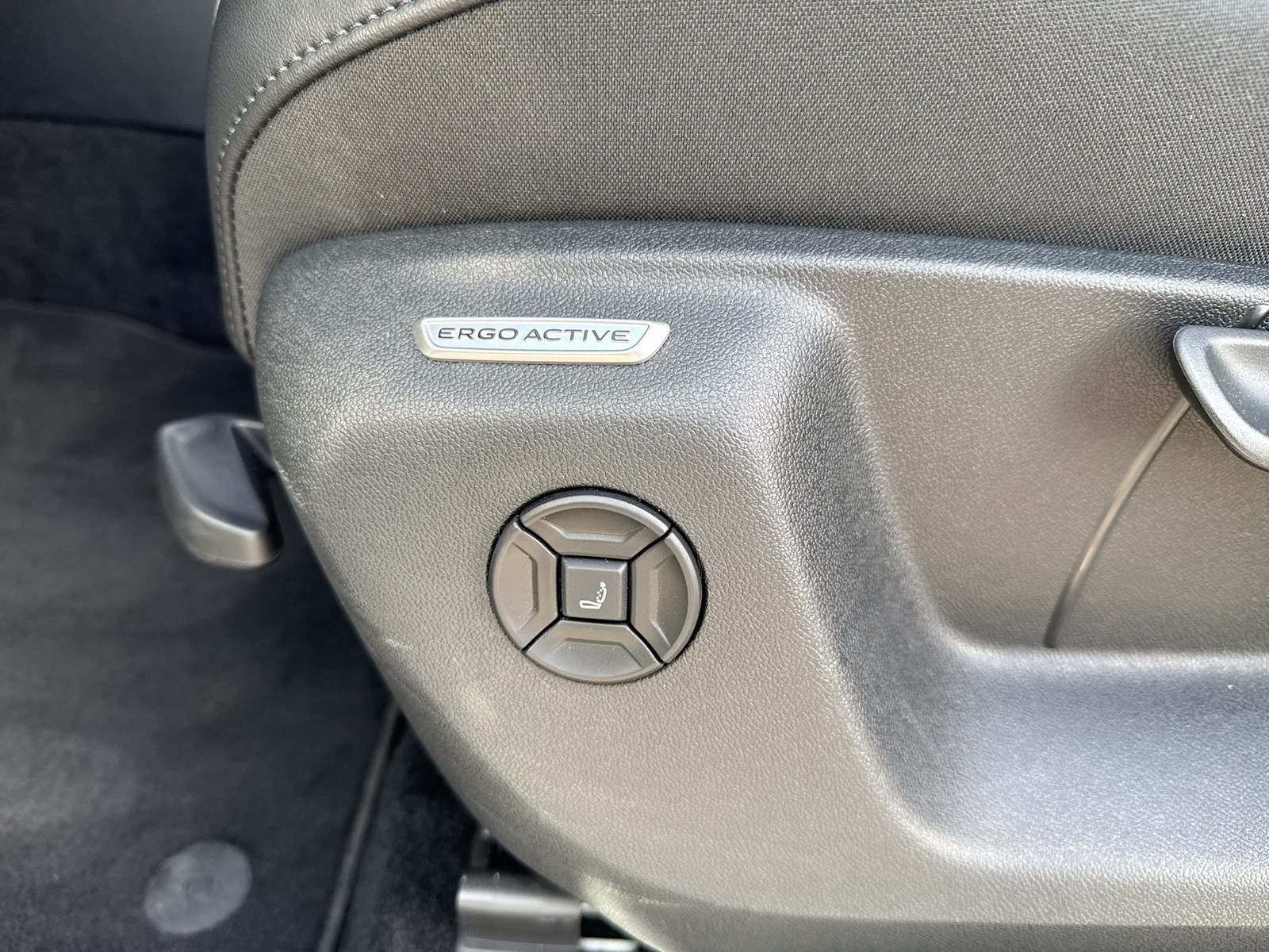 Volkswagen Tiguan 1.5 HYBRID ELEGANCE AHK CAM ACC LM18 NAVI