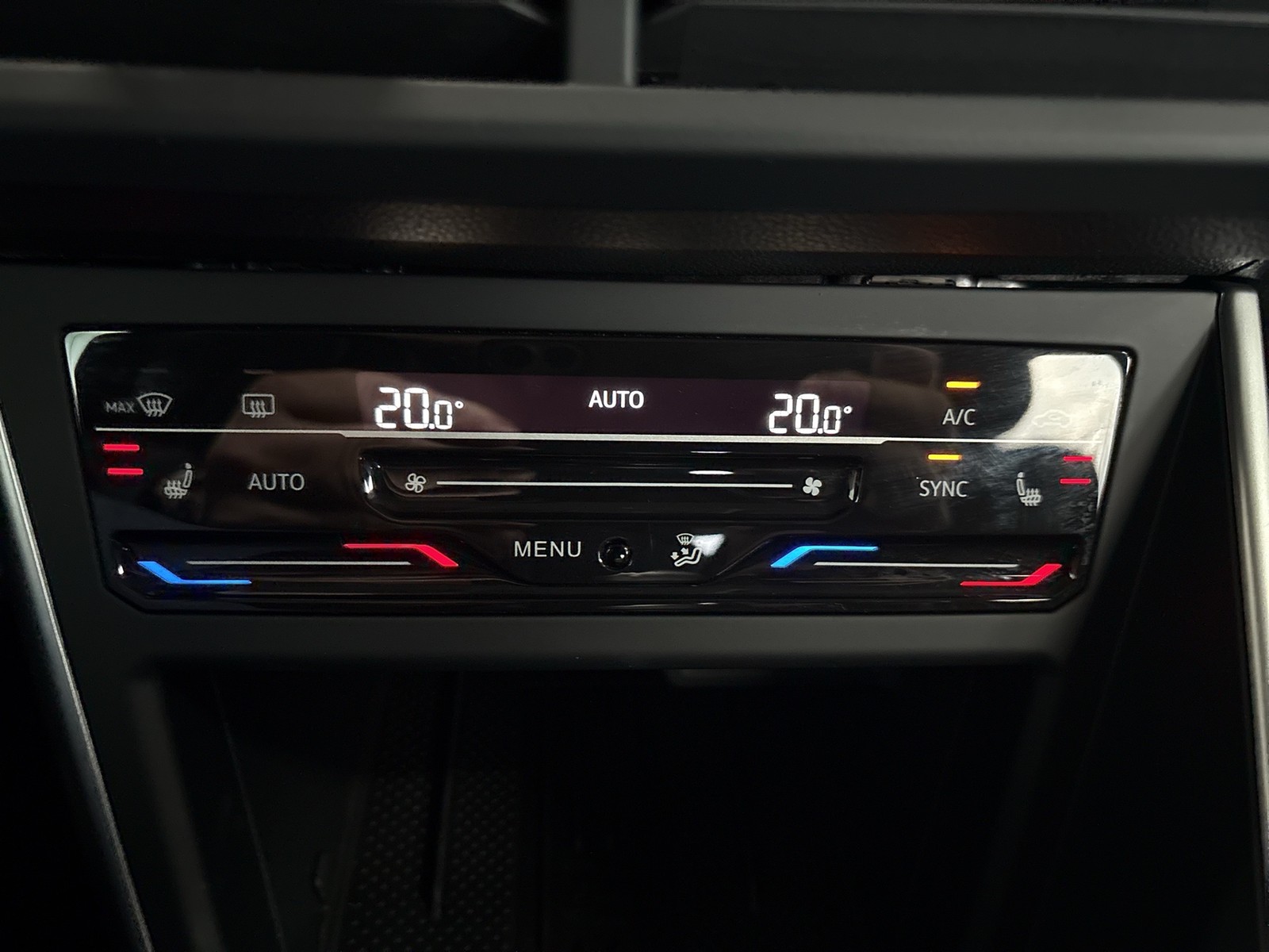 Volkswagen Taigo 1.0 LIFE CAM CARPLAY SITZHEIZUNG ALU LED