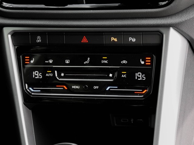 Volkswagen T-Roc 1.0 LIFE KAMERA ACC ALU17" NAVI SITZHEIZ.