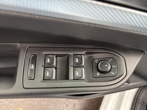 Volkswagen Golf VIII 1.5 HYBRID GOAL FACELIFT CAM ACC LM17