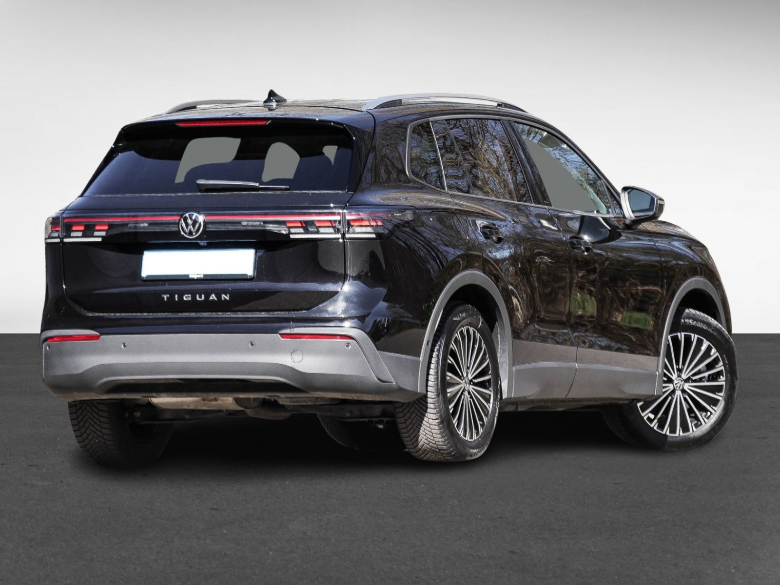 Volkswagen Tiguan 2.0 LIFE NEUES MODELL AHK CAM ACC LM18