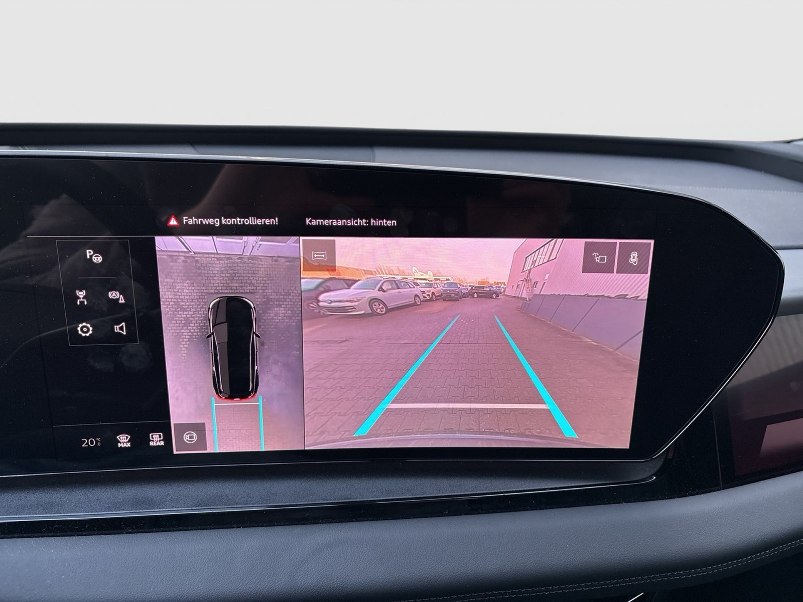 Audi Q6 e-tron quattro S LINE BLACKPAK TECH+ 20" ACC