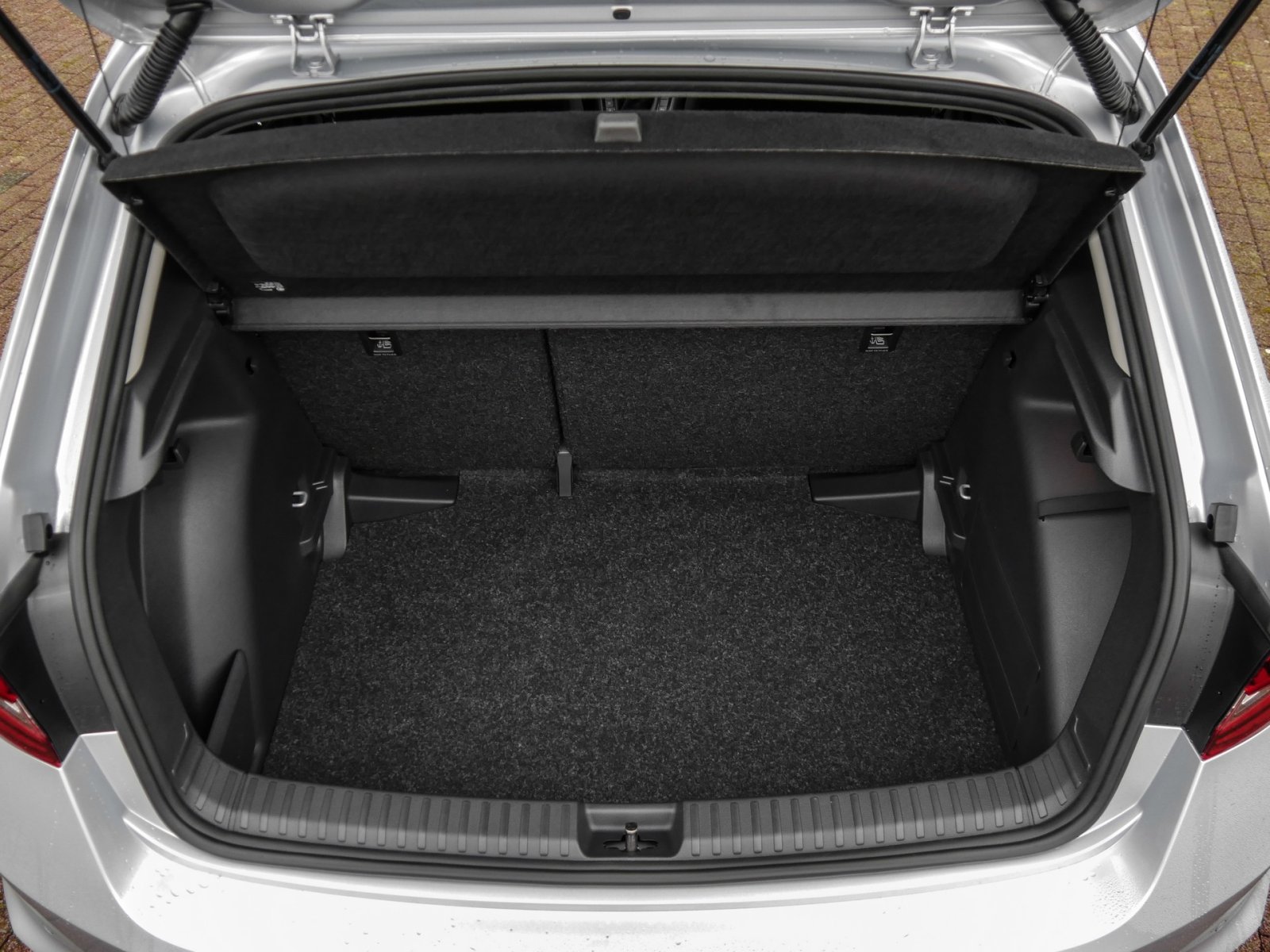 Skoda Fabia 1.0TSI DSG Tour SHZ PDC CarPlay