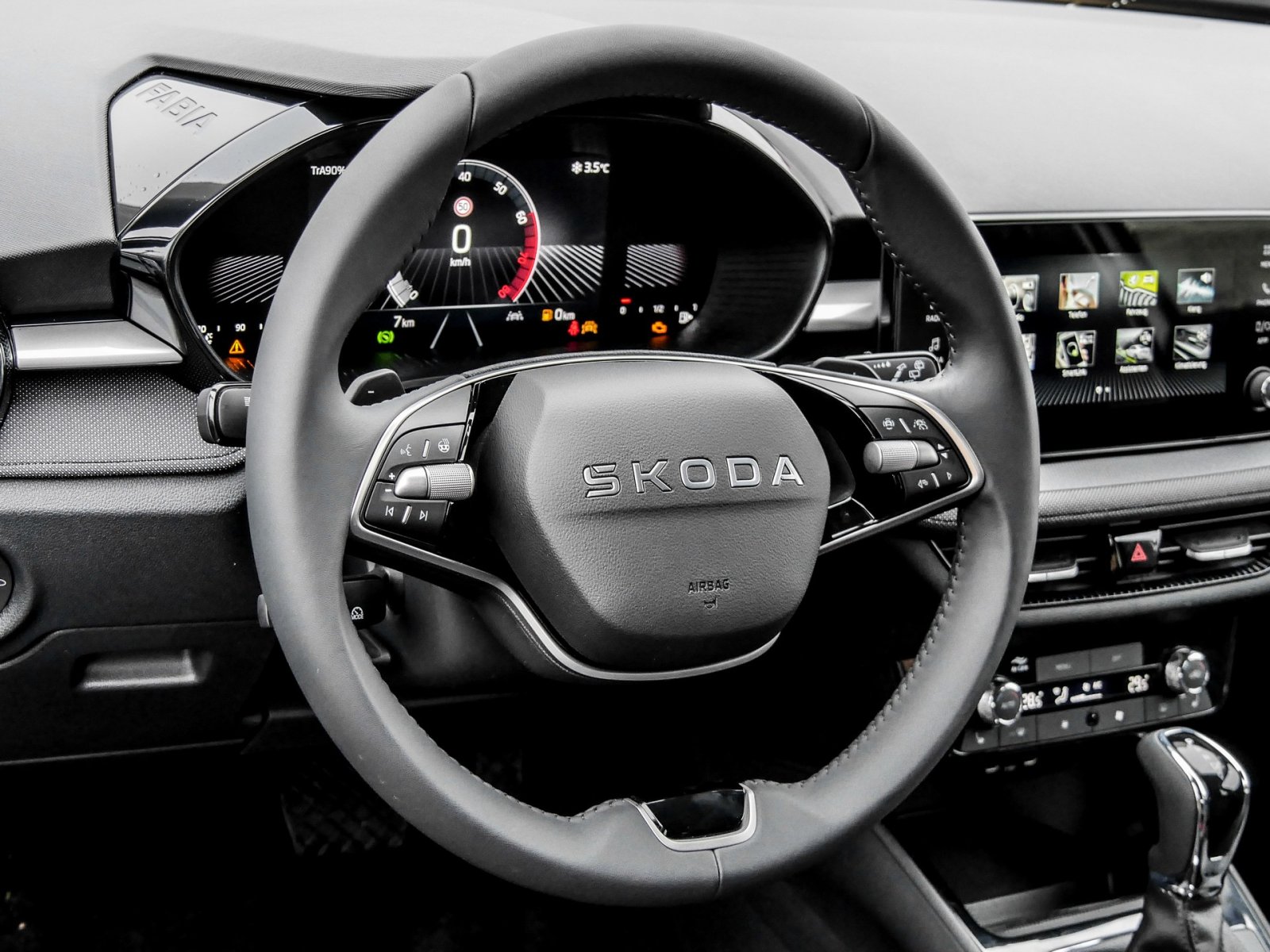 Skoda Fabia 1.0TSI DSG Tour SHZ PDC CarPlay