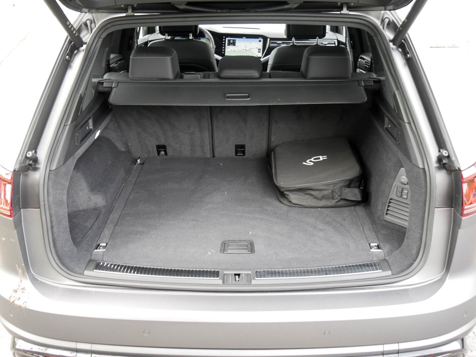 Volkswagen Touareg HYBRID R NEUESMODELL PANO CAM ACC LM21 E-KLAPPE NAVI