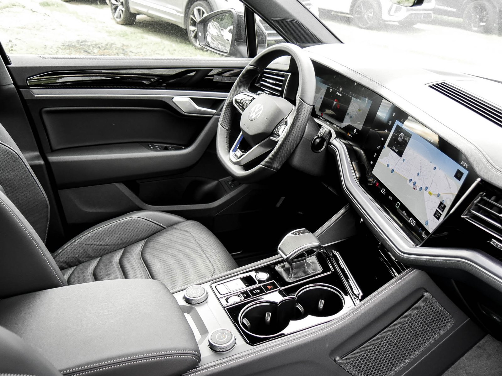 Volkswagen Touareg HYBRID R NEUESMODELL PANO CAM ACC LM21 E-KLAPPE NAVI
