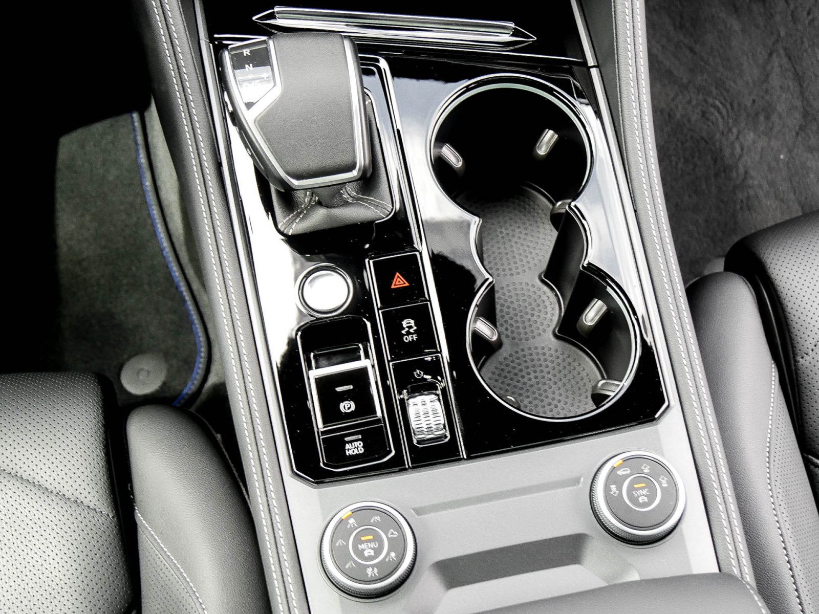 Volkswagen Touareg HYBRID R NEUESMODELL PANO CAM ACC LM21 E-KLAPPE NAVI