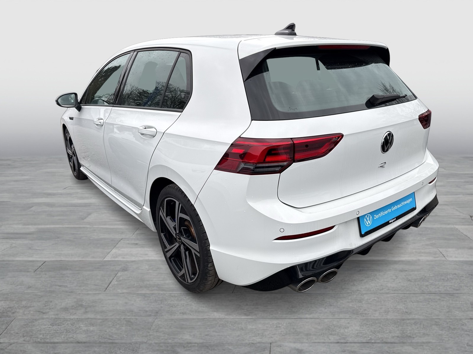 Volkswagen Golf VIII 2.0 R 4X4 ACC LM18 CARPLAY SPORTSITZE