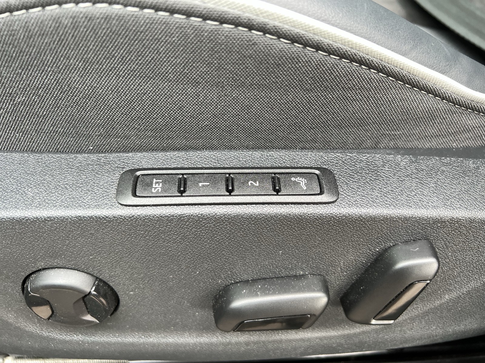 Skoda Enyaq Coupé 85 SPORTLINE NEUES MODELL PANO AHK