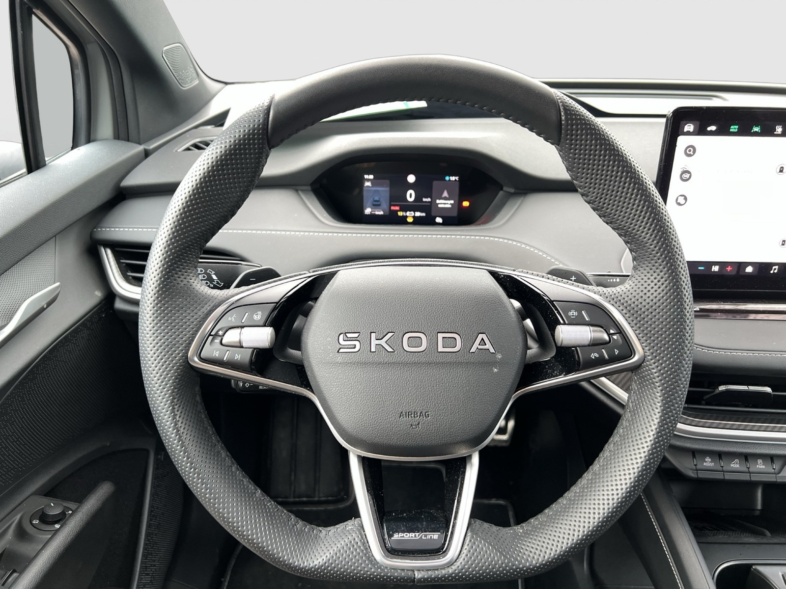 Skoda Enyaq Coupé 85 SPORTLINE NEUES MODELL PANO AHK