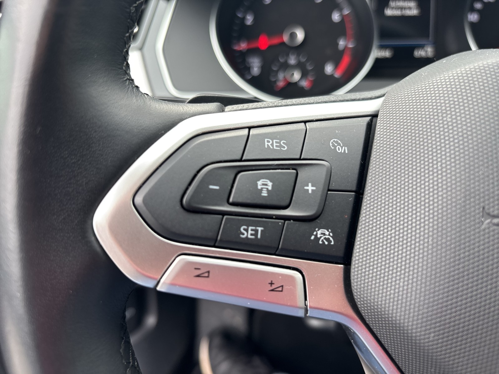 Volkswagen Passat Variant 1.5 BUSINESS CAM ACC NAVI SITZHZ.