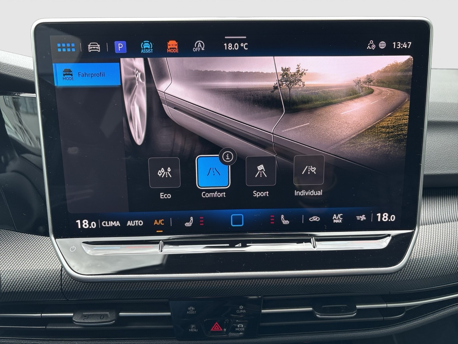 Volkswagen Golf 2.0 R-LINE DSG PANO HARMANKARDON STANDHZG