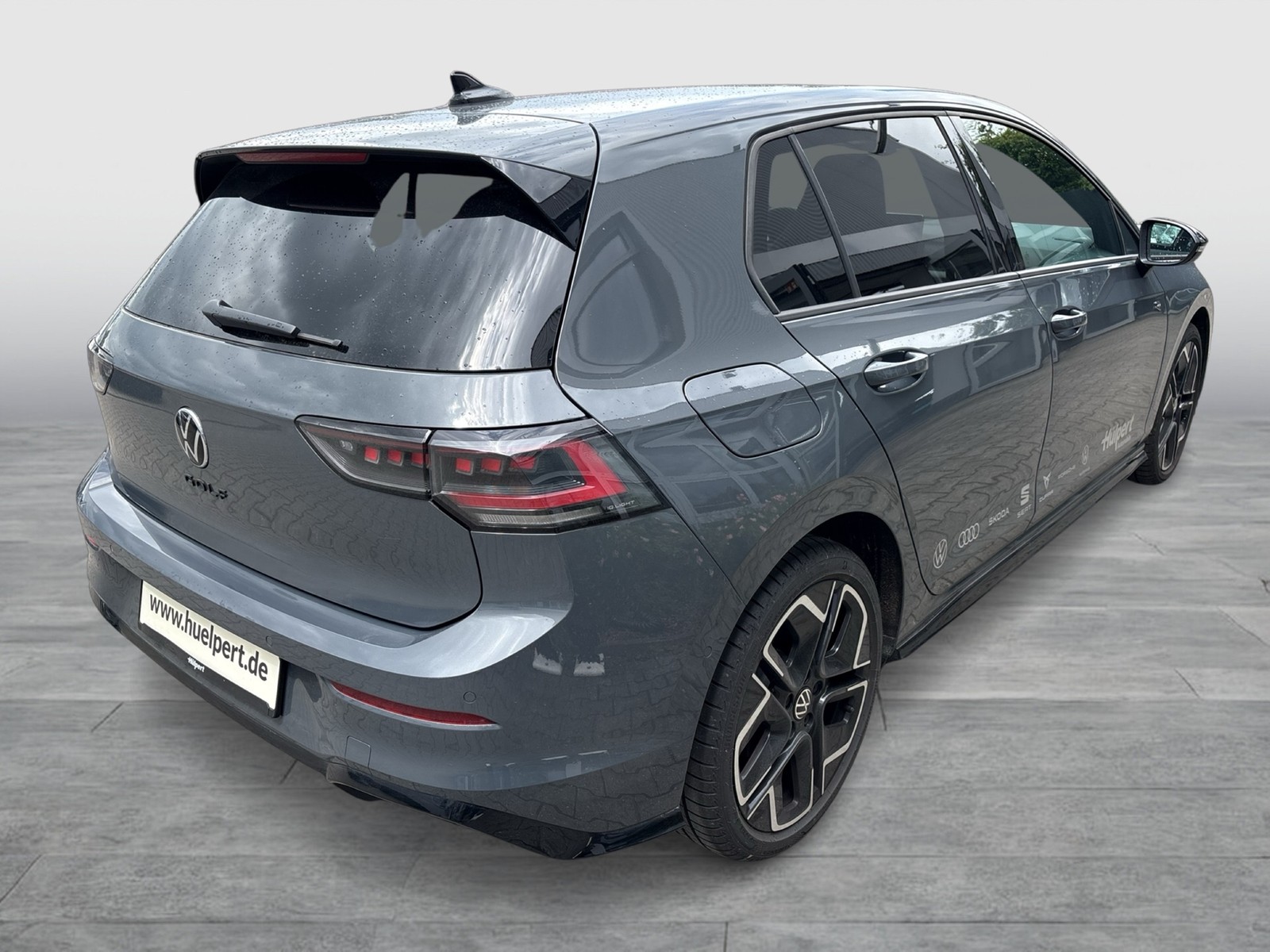 Volkswagen Golf 2.0 R-LINE DSG PANO HARMANKARDON STANDHZG