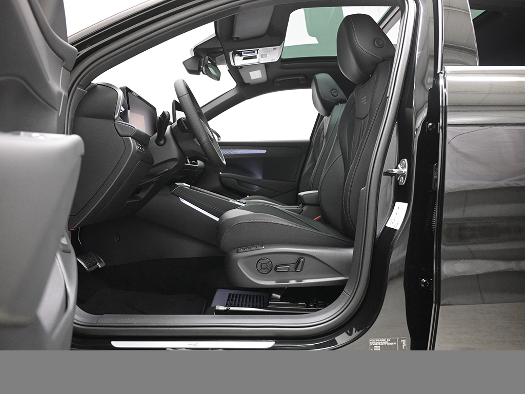 Volkswagen T-Roc 1.5 R-LINE DSG LEDER PANO AHK STANDHZG