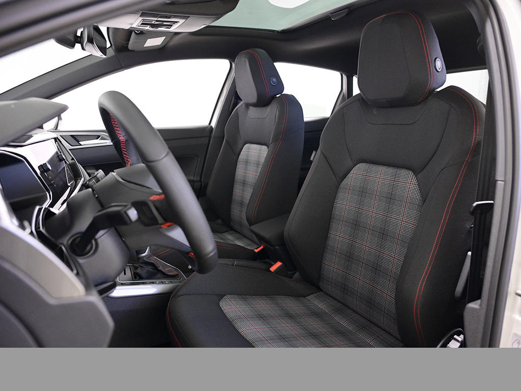 Volkswagen Polo GTI PANO NAVI CAM LM18