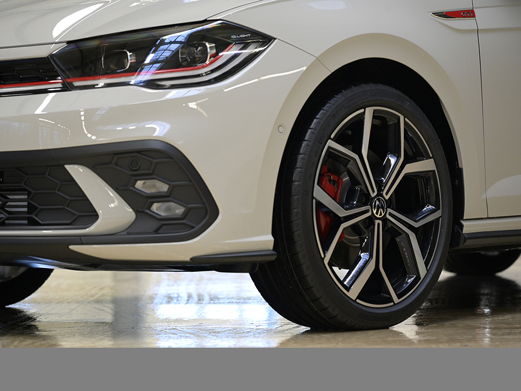 Volkswagen Polo GTI PANO NAVI CAM LM18