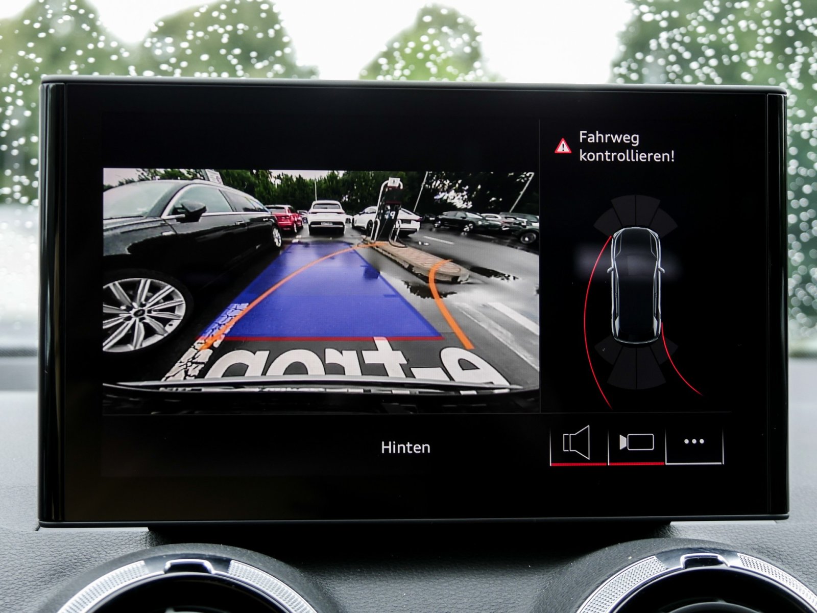 Audi Q2 35 S LINE CAM LM19 E-KLAPPE CARPLAY SITZHEIZ.