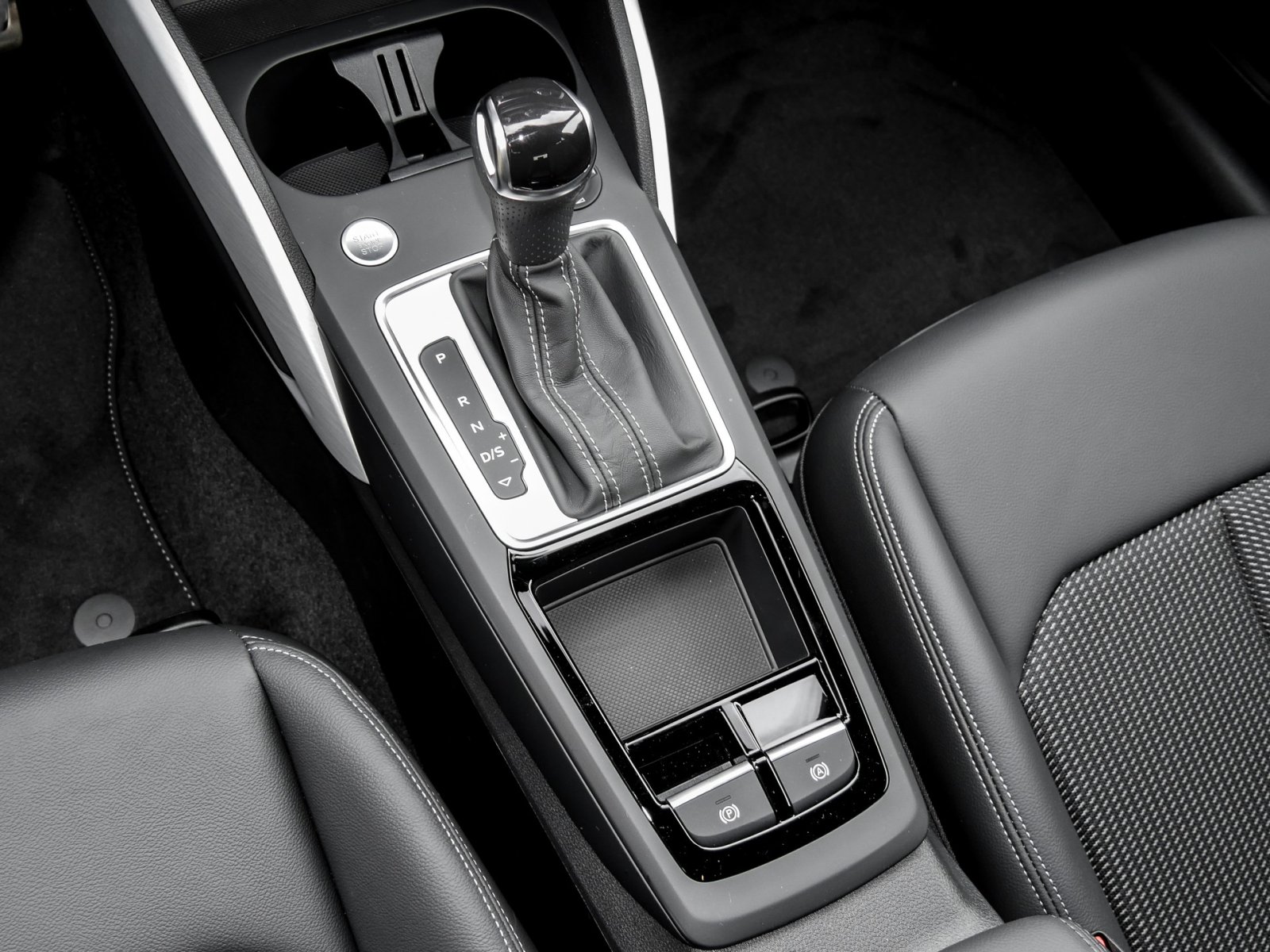 Audi Q2 35 S LINE CAM LM19 E-KLAPPE CARPLAY SITZHEIZ.