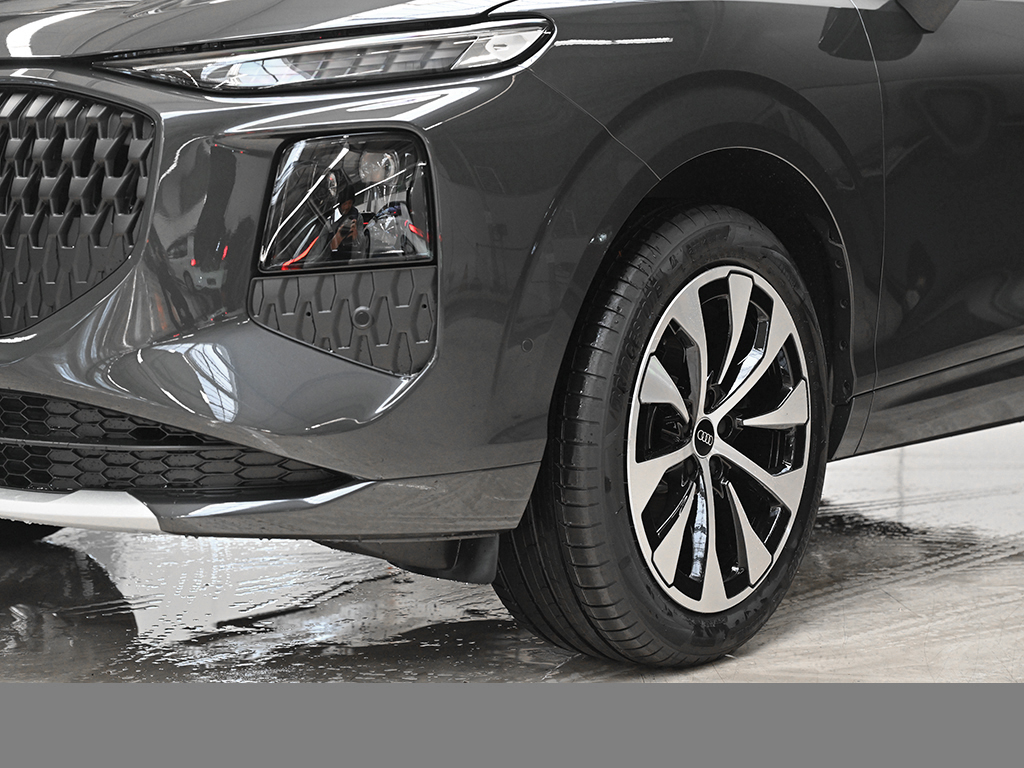 Audi Q3 Sportback advanced NEUES MODELL PANO AHK LM19