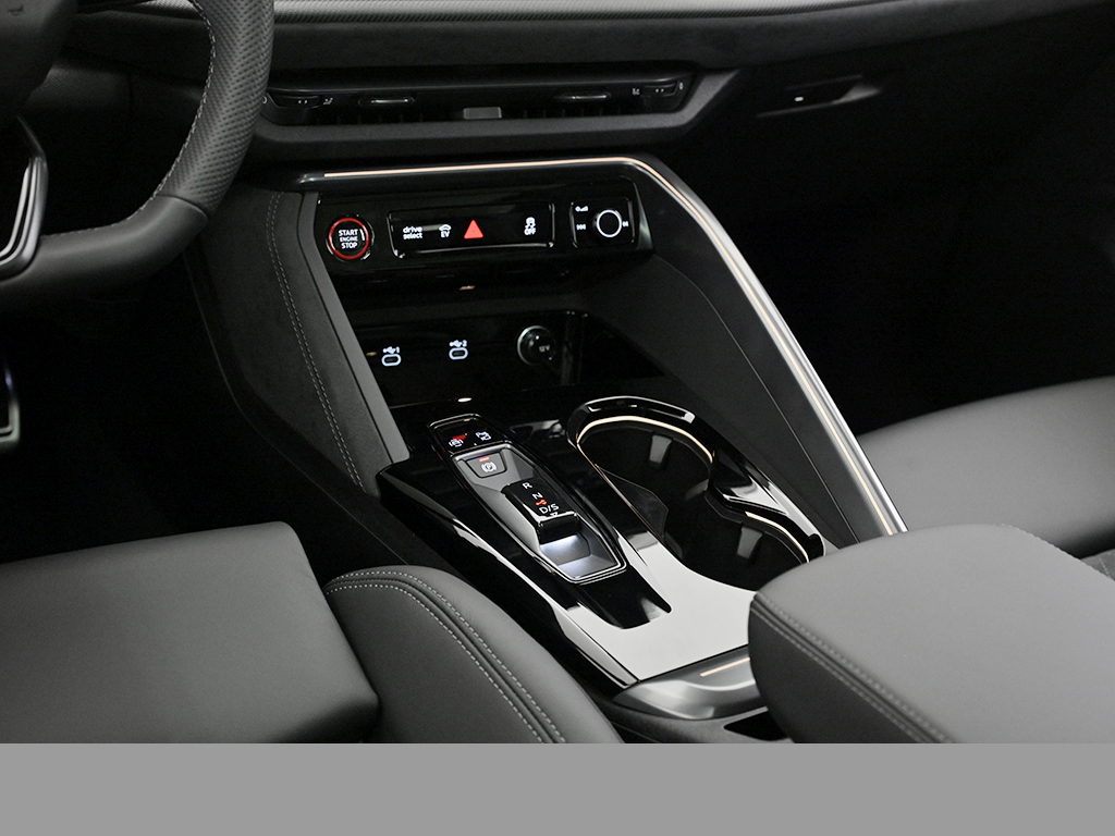 Audi Q5 SUV e-hybrid quattro S tronic Edition One - S Line Pano+AHK+Akustikverglasung+Luftfederfahrwerk