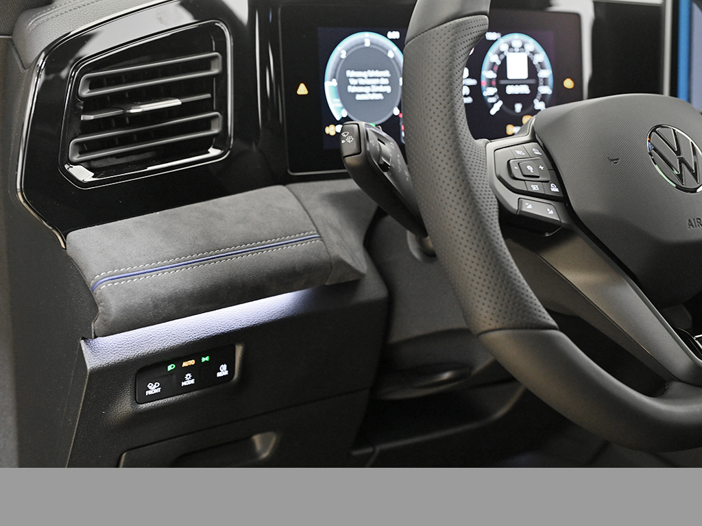 Volkswagen Tiguan 2.0 R-LINE 4MOTION DSG PANO AHK MATRIXLED