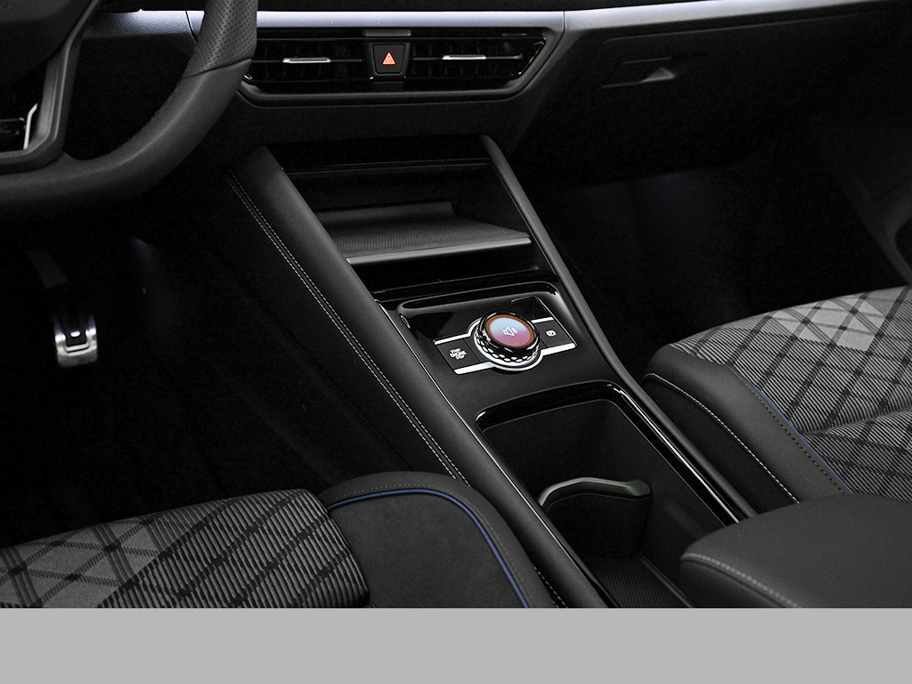 Volkswagen Tiguan 2.0 R-LINE 4MOTION DSG PANO AHK MATRIXLED