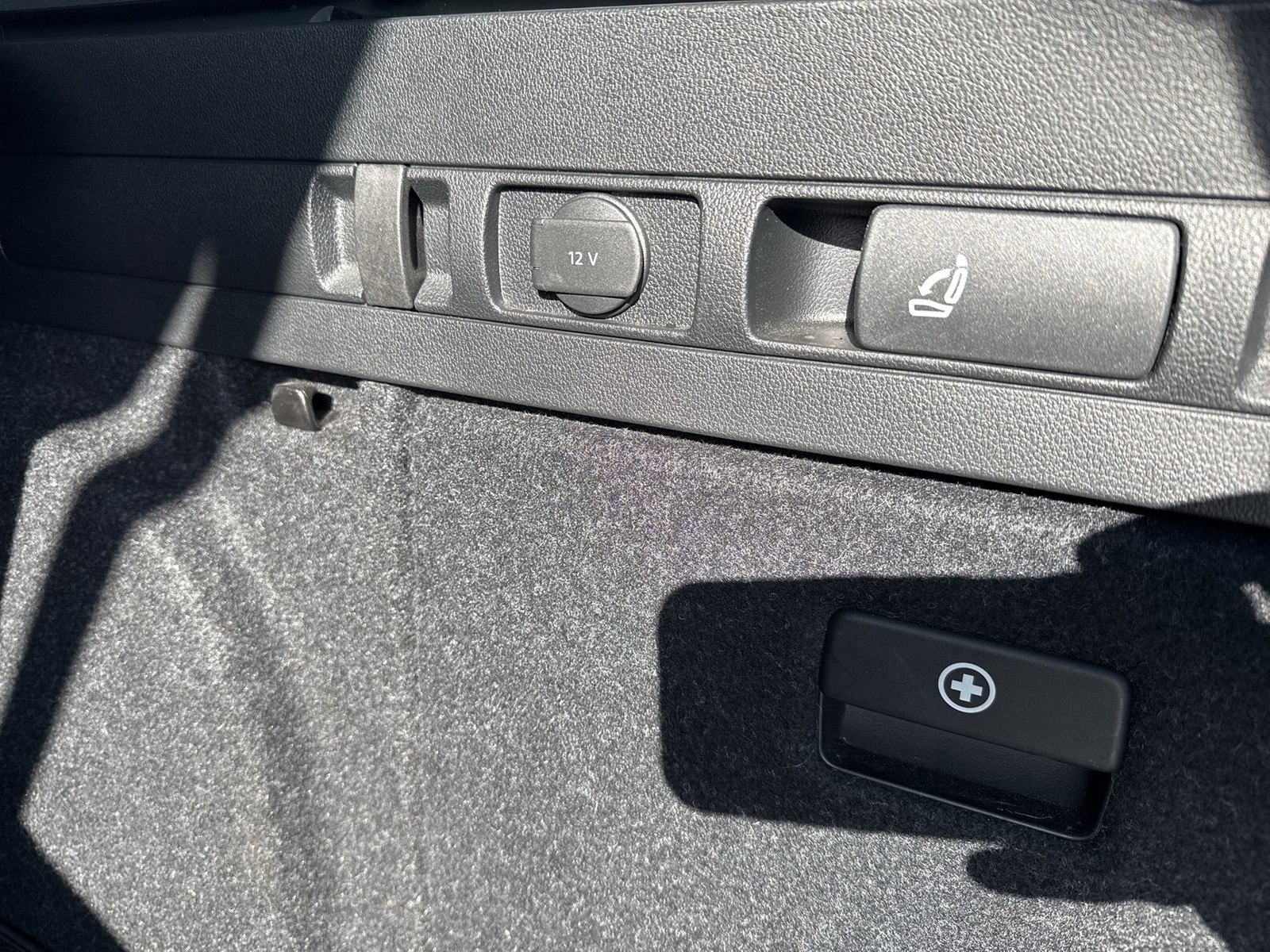 Skoda Superb Combi 2.0 L&K 4X4 LEDER PANO STANDHZ.