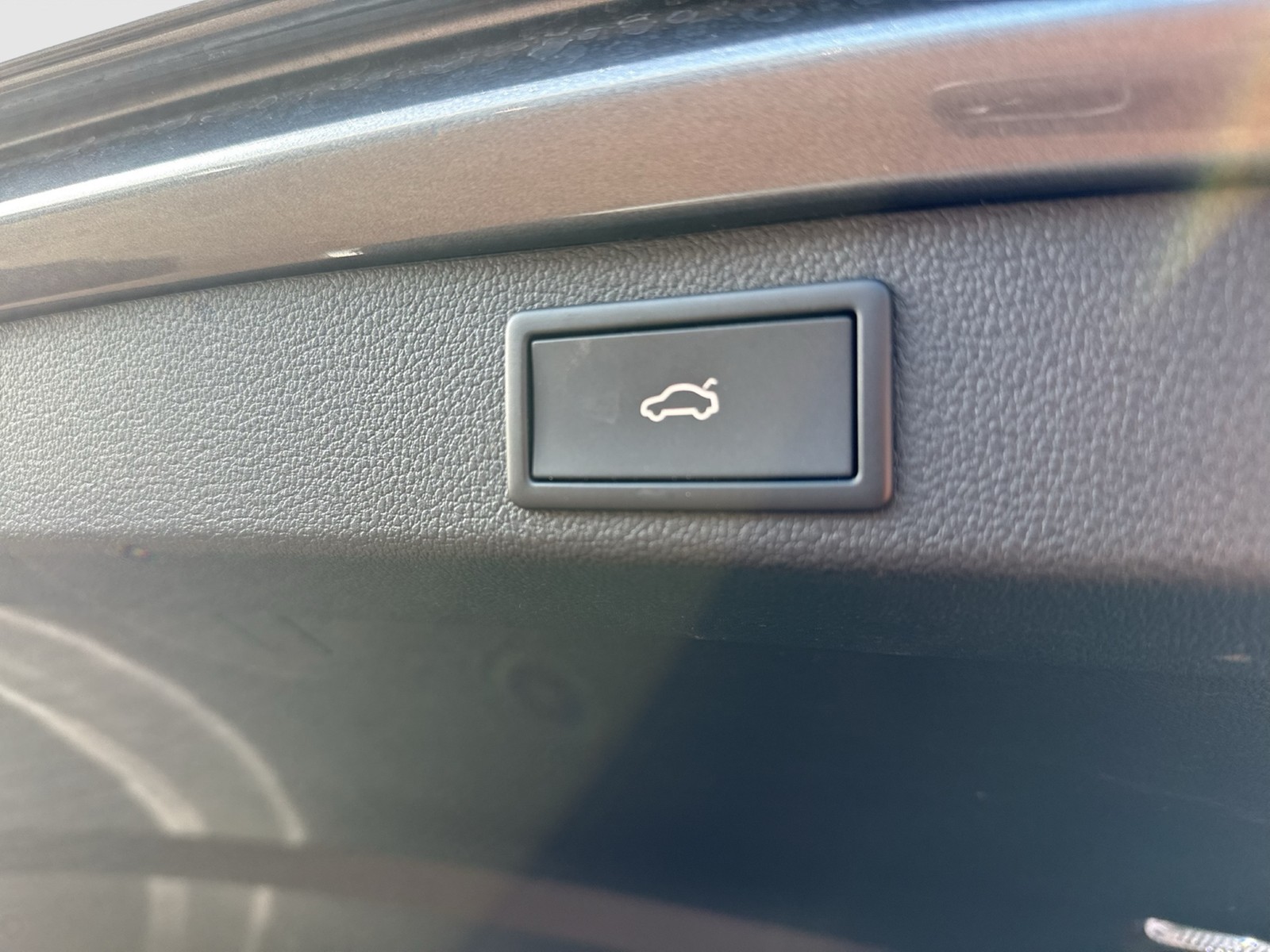 Skoda Superb Combi 2.0 L&K 4X4 LEDER PANO STANDHZ.