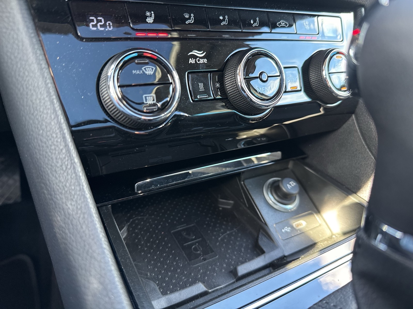 Skoda Superb Combi 2.0 L&K 4X4 LEDER PANO STANDHZ.