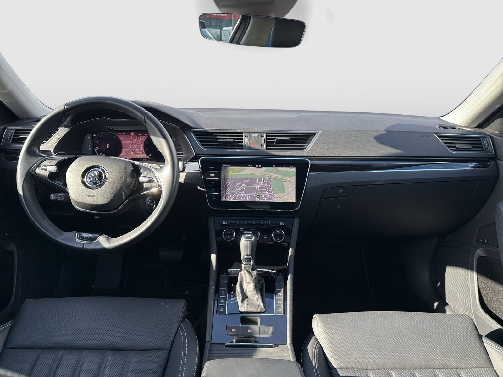 Skoda Superb Combi 2.0 L&K 4X4 LEDER PANO STANDHZ.