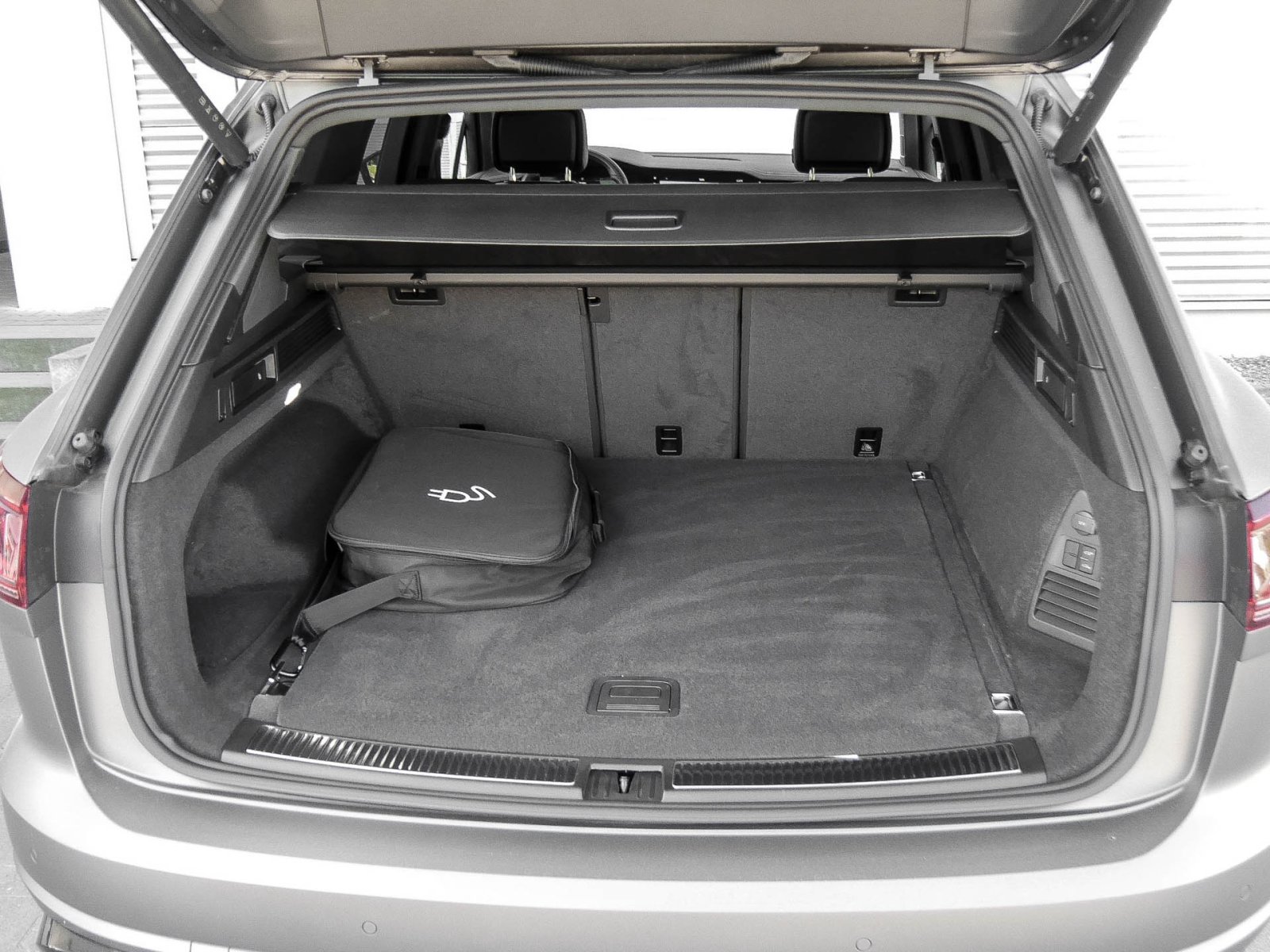 Volkswagen Touareg HYBRID R NEUESMODELL PANO 360°CAM ACC LM21 E-KLAPPE