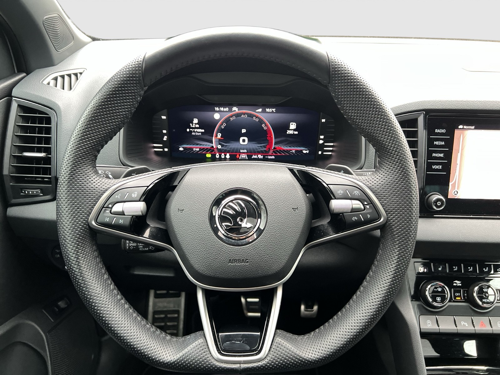 Skoda Karoq 2.0 SPORTLINE 4X4 PANO CAM E-KLAPPE MATRIX