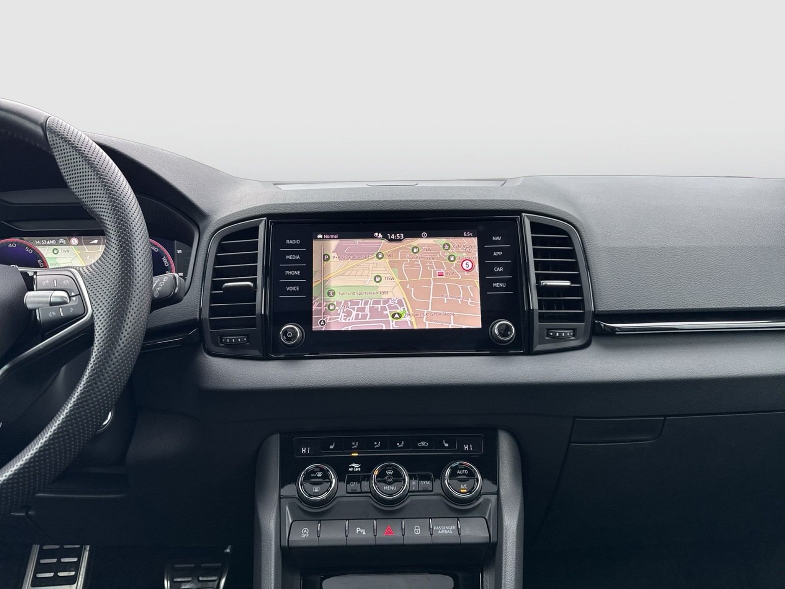 Skoda Karoq 2.0 SPORTLINE 4X4 PANO CAM E-KLAPPE MATRIX