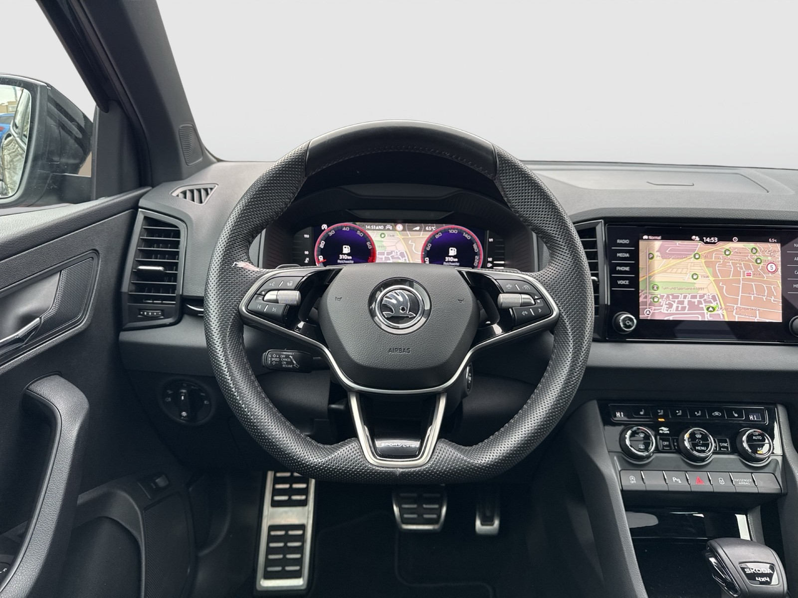 Skoda Karoq 2.0 SPORTLINE 4X4 PANO CAM E-KLAPPE MATRIX